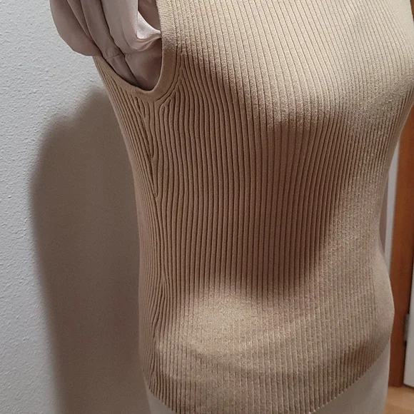 Vintage Brown Large Scoop Neck Sweater Vest Classic Casual Minimalist Streetwear - Picture 5 of 12